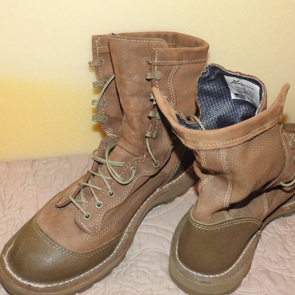 Brand new Wellco boots. Worn 2 times.